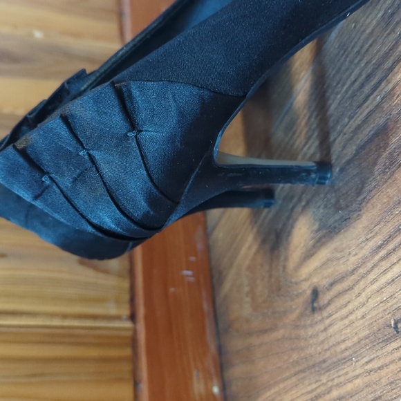 Open toe heals - Picture 2 of 3